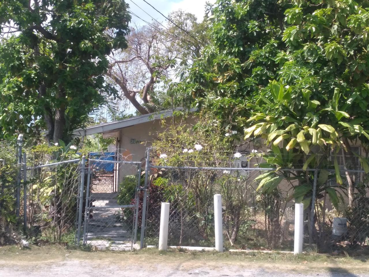 36 PINEWOOD DRIVE,Pinewood Gardens