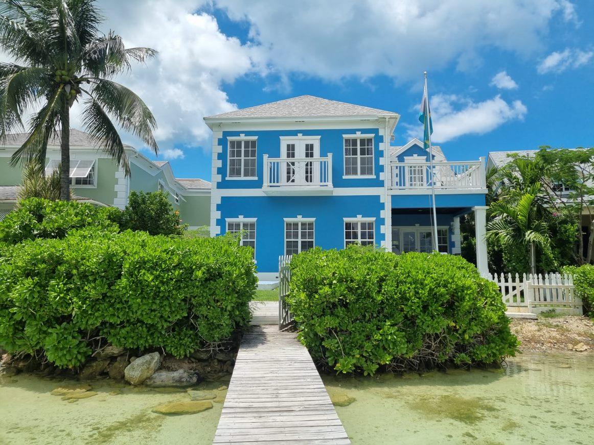 GOVERNORS CAY, SANDYPORT,Cable Beach