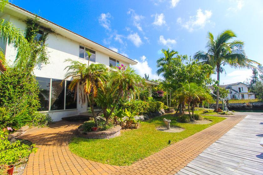 MARINA GARDENS,Bahama Reef Yacht & Country Club
