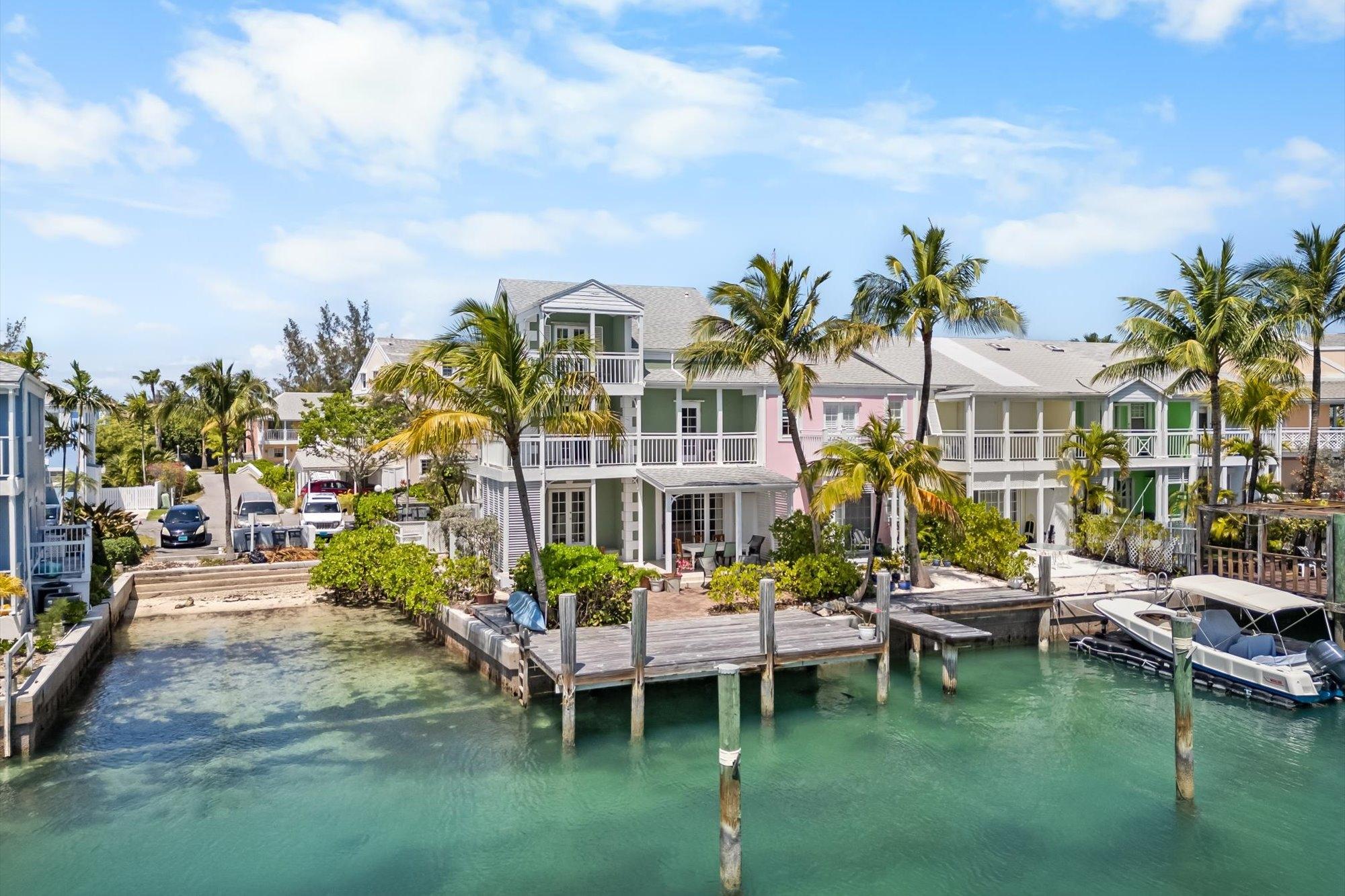 16 CLIPPER ISLAND,West Bay Street