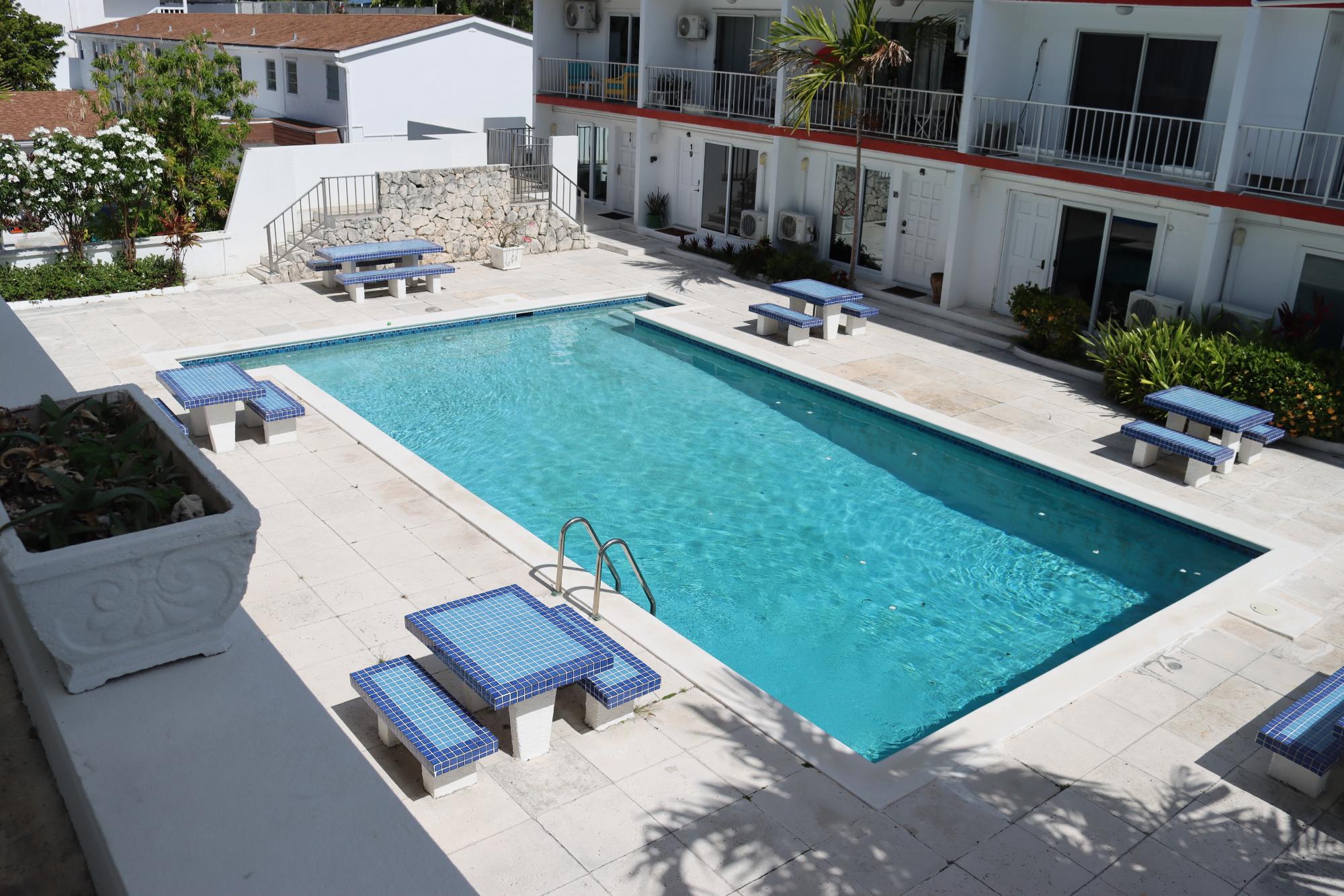 2 GROSVENOR COURT,Paradise Island