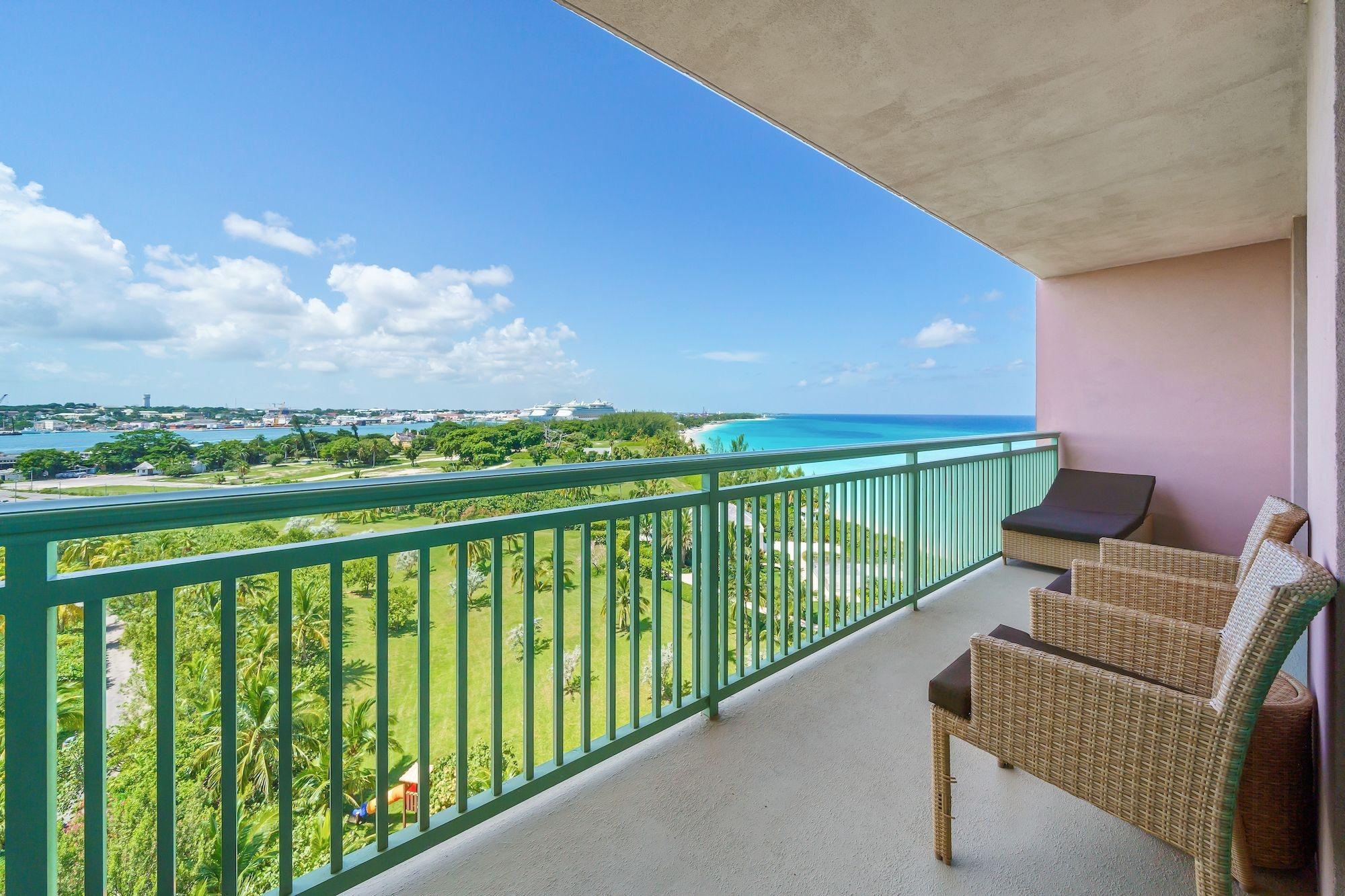 THE REEF,Paradise Island