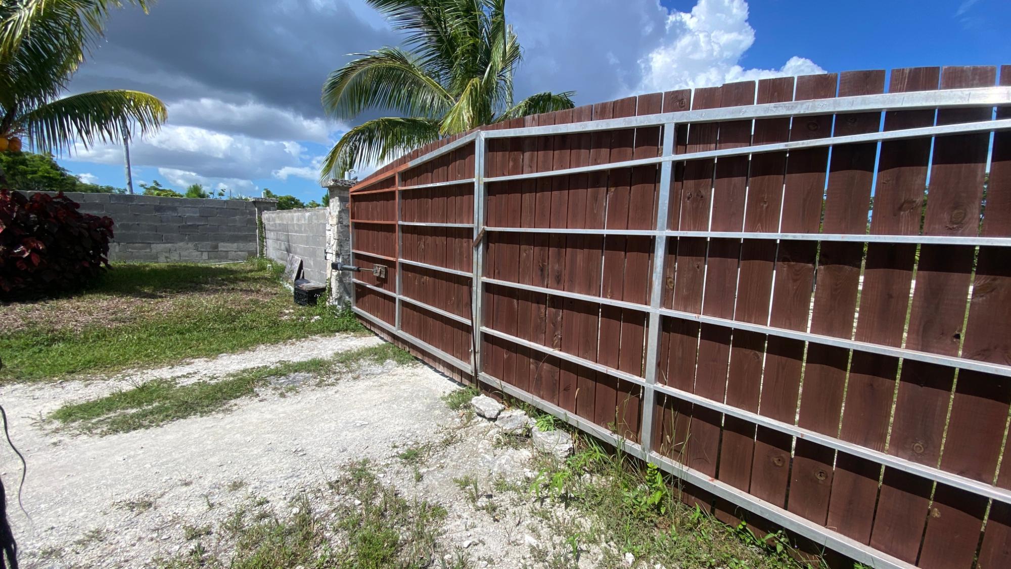 LUCAYAN GLENN,Lucaya