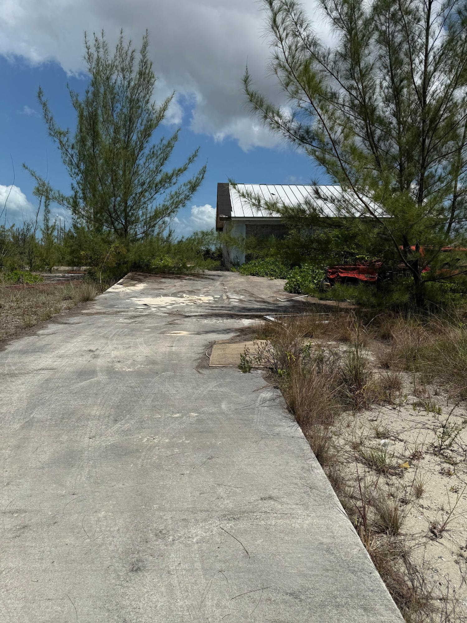 FRINGE CLOSE, SUREY, FPO,Other Grand Bahama/Freeport