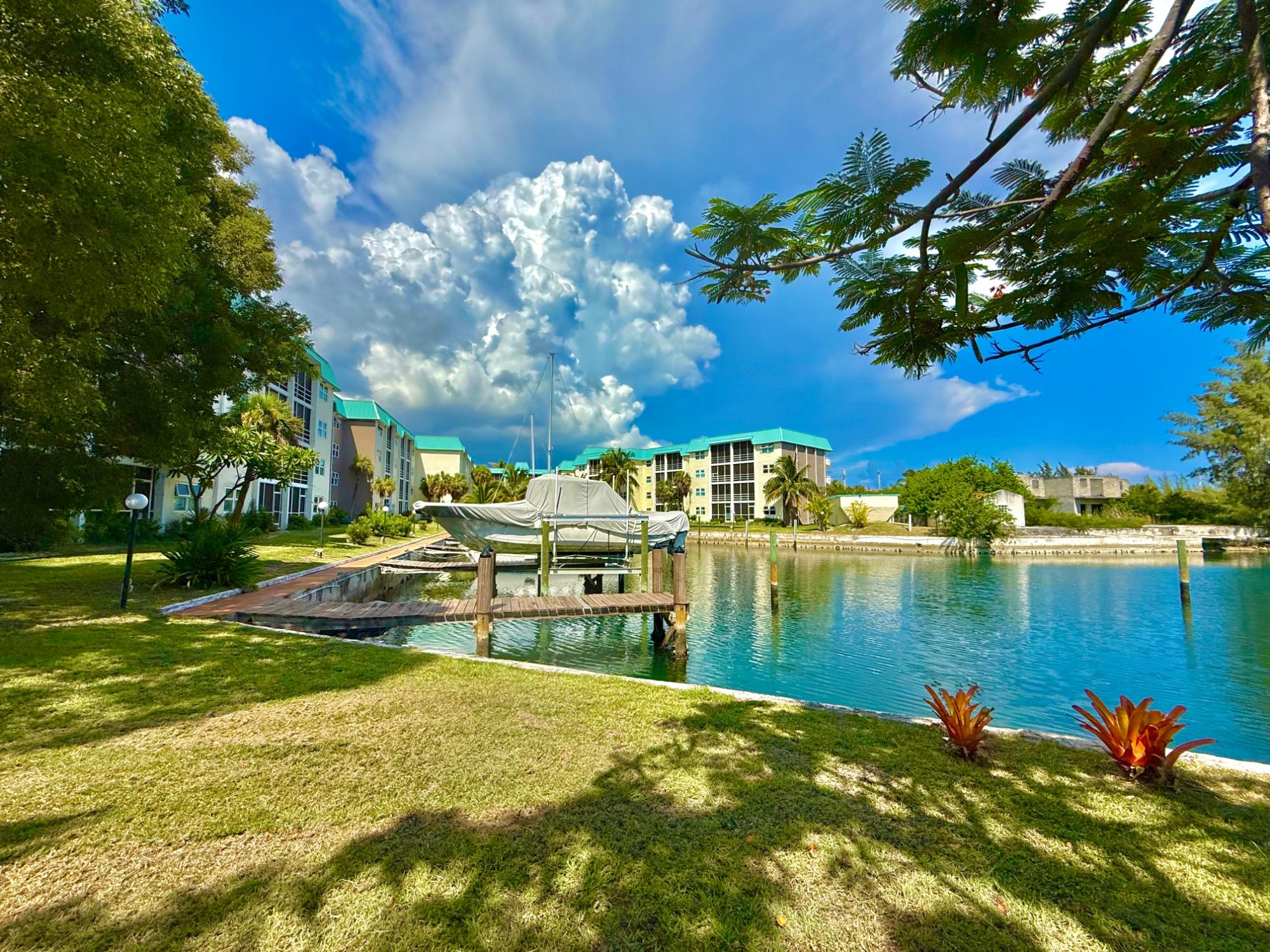 COVE HOUSE CONDOMINIUMS,Bahama Reef Yacht & Country Club