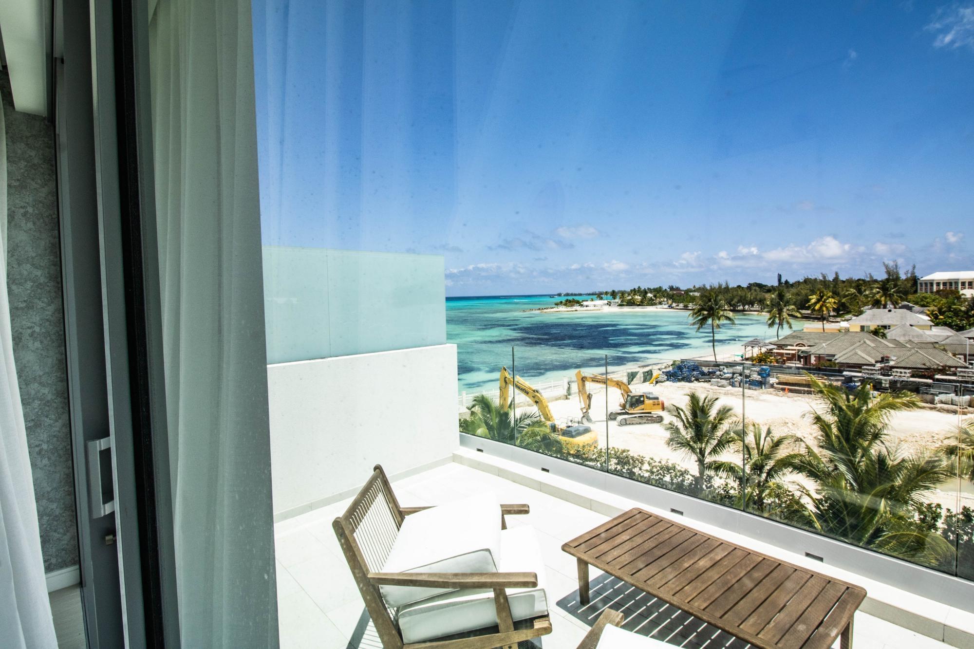  GOLDWYNN,West Bay Street