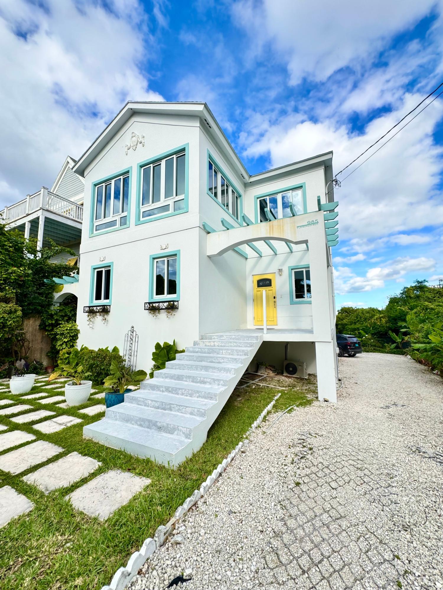  985 WEST BAY STREET,West Bay Street