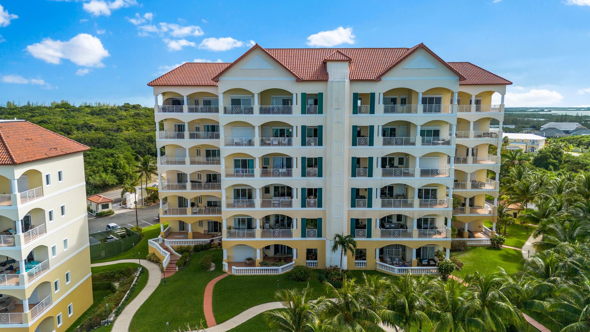 Unit 4D CAVES HEIGHTS,West Bay Street