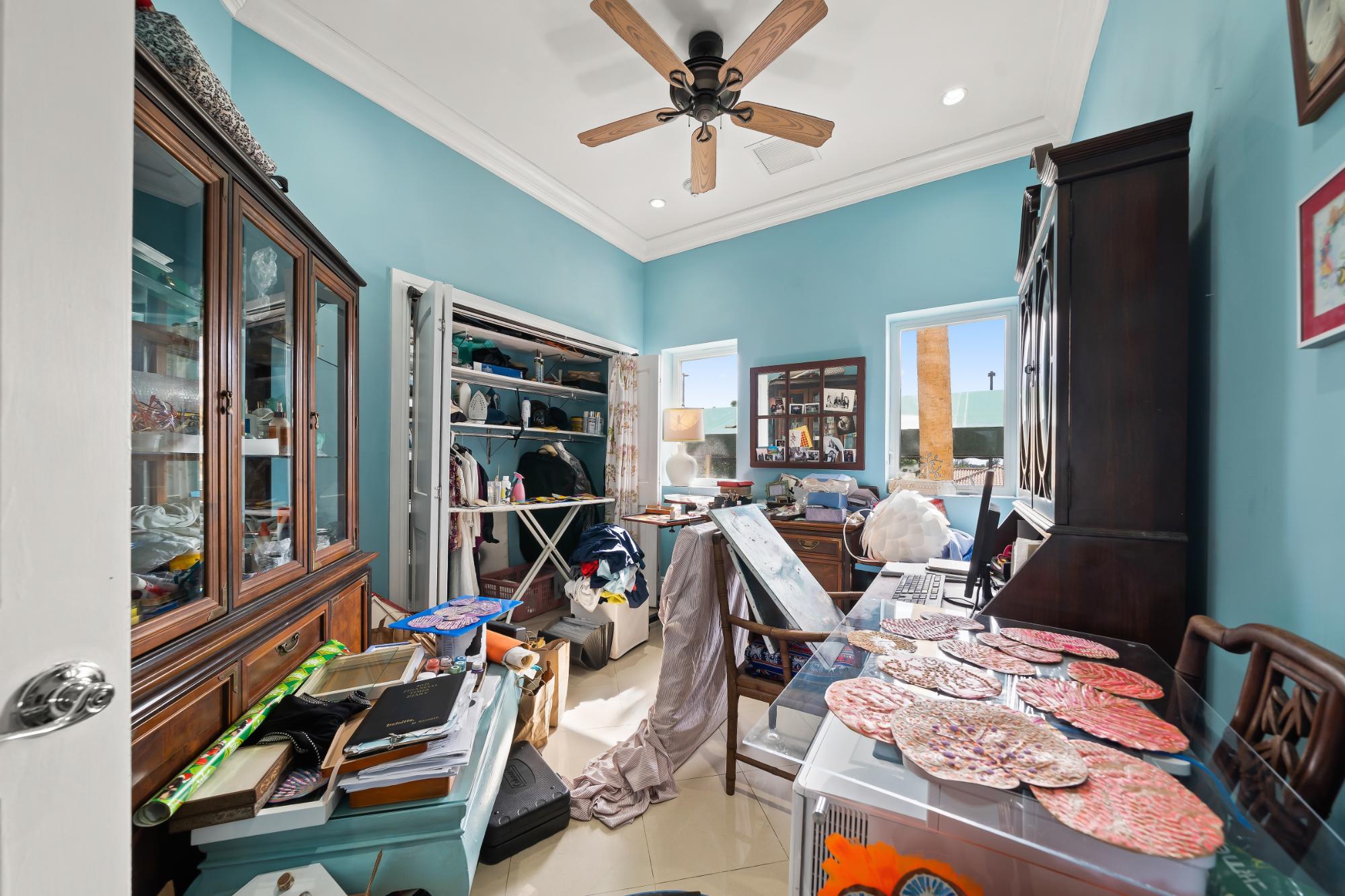  CAVES HEIGHTS,West Bay Street