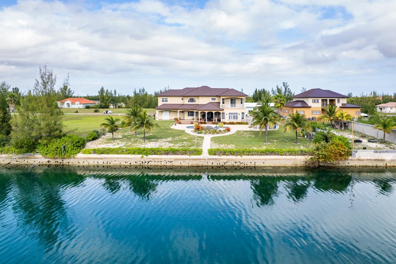  BAYVIEW DRIVE,Bahamia