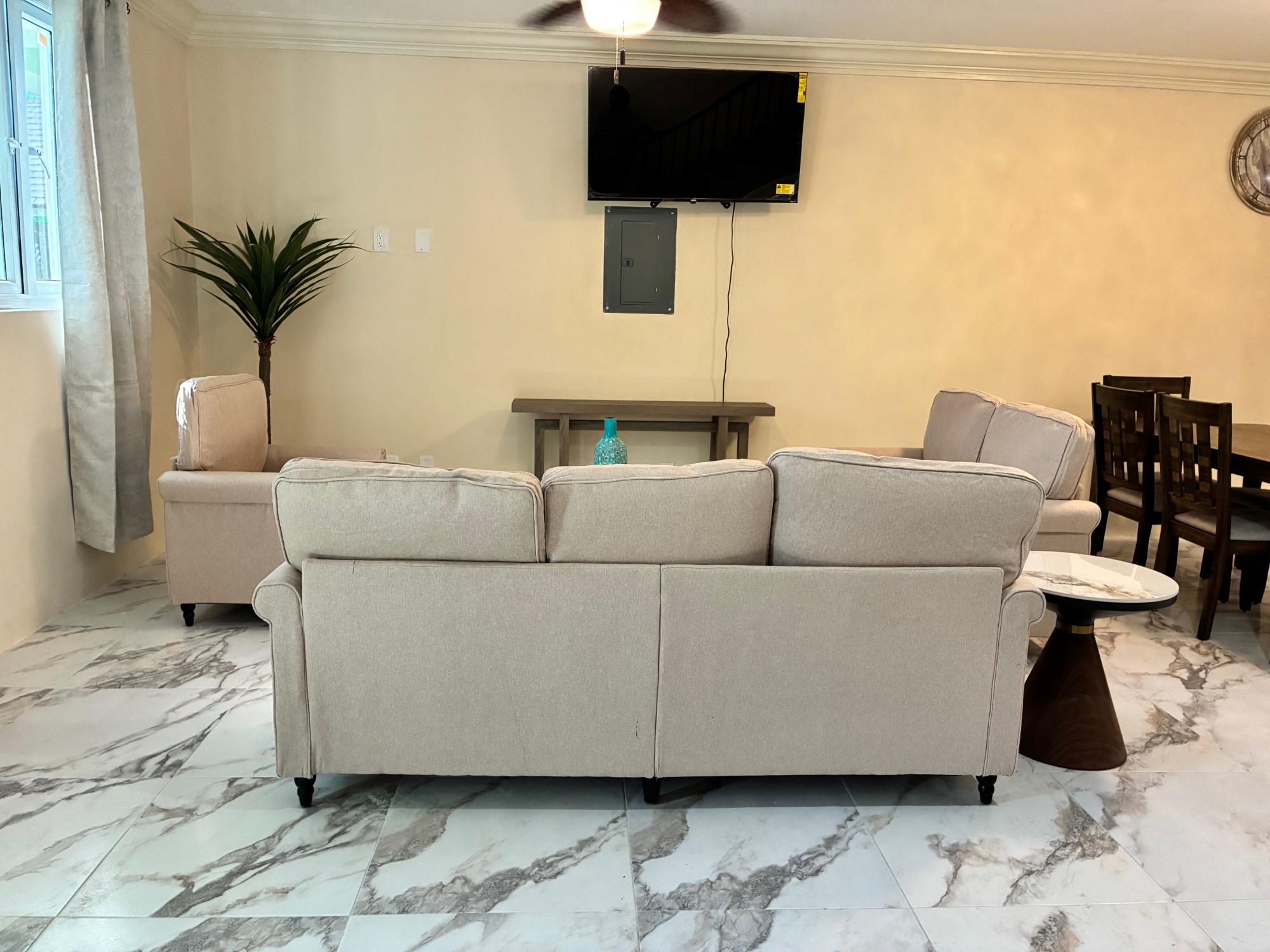  VENICE BAY,Bacardi Road