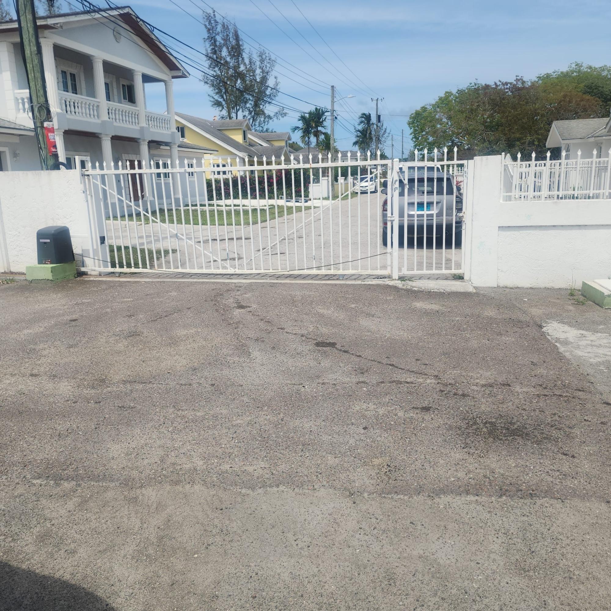  ANNIES CLOSE,West Bay Street