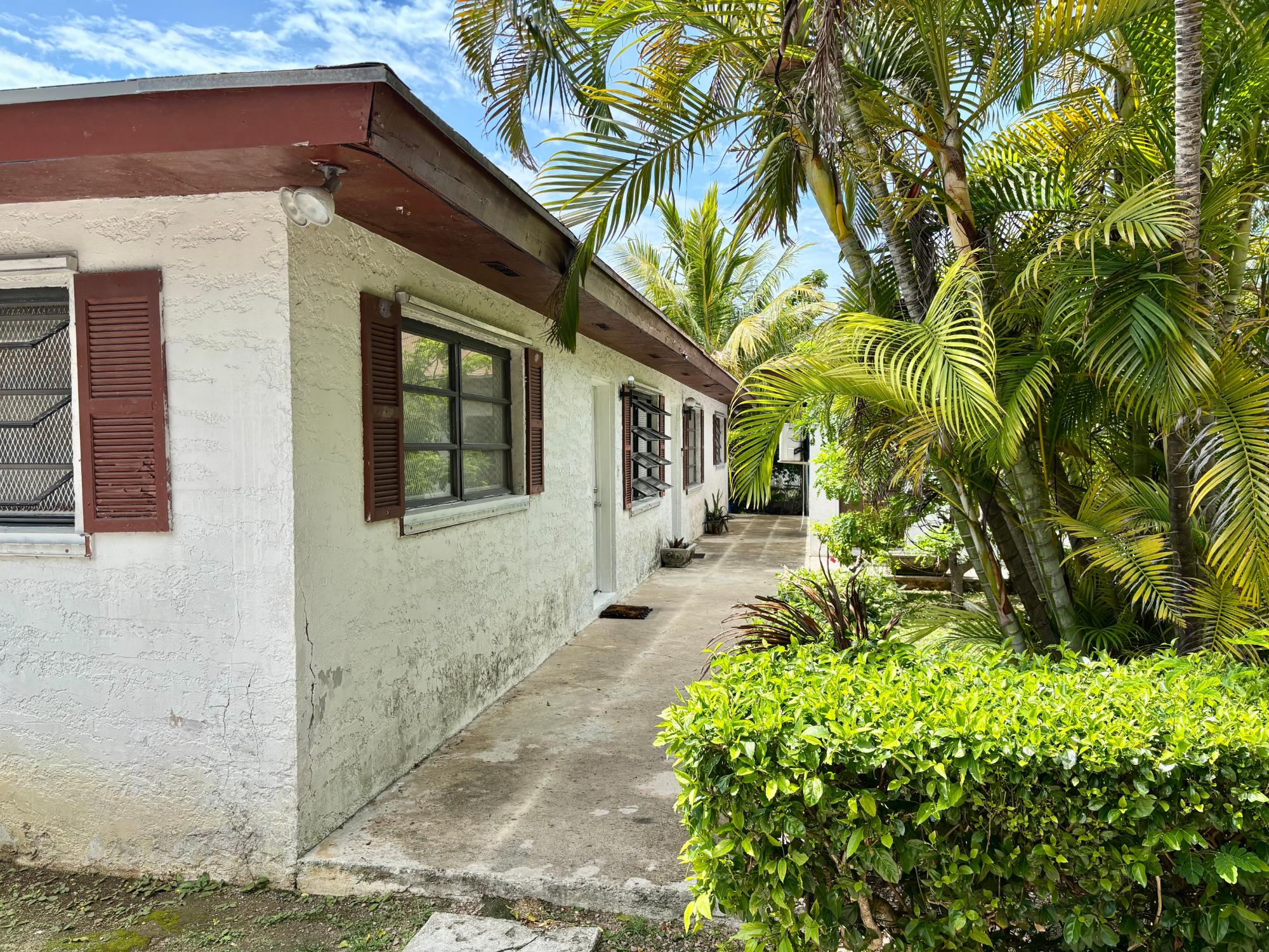 Colony Close Fourplx