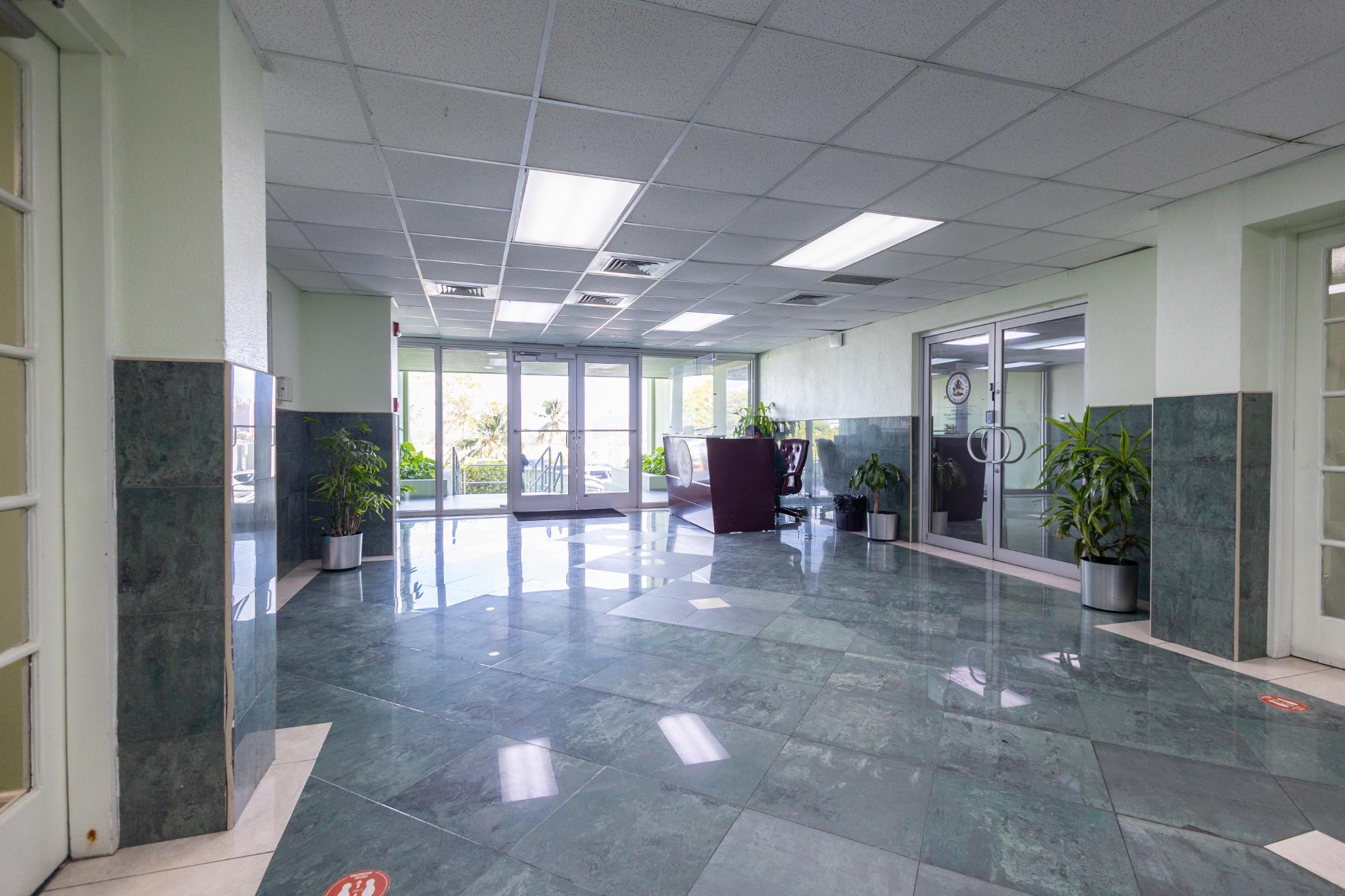  CENTREVILLE HOUSE, SUITE 6,Collins Avenue