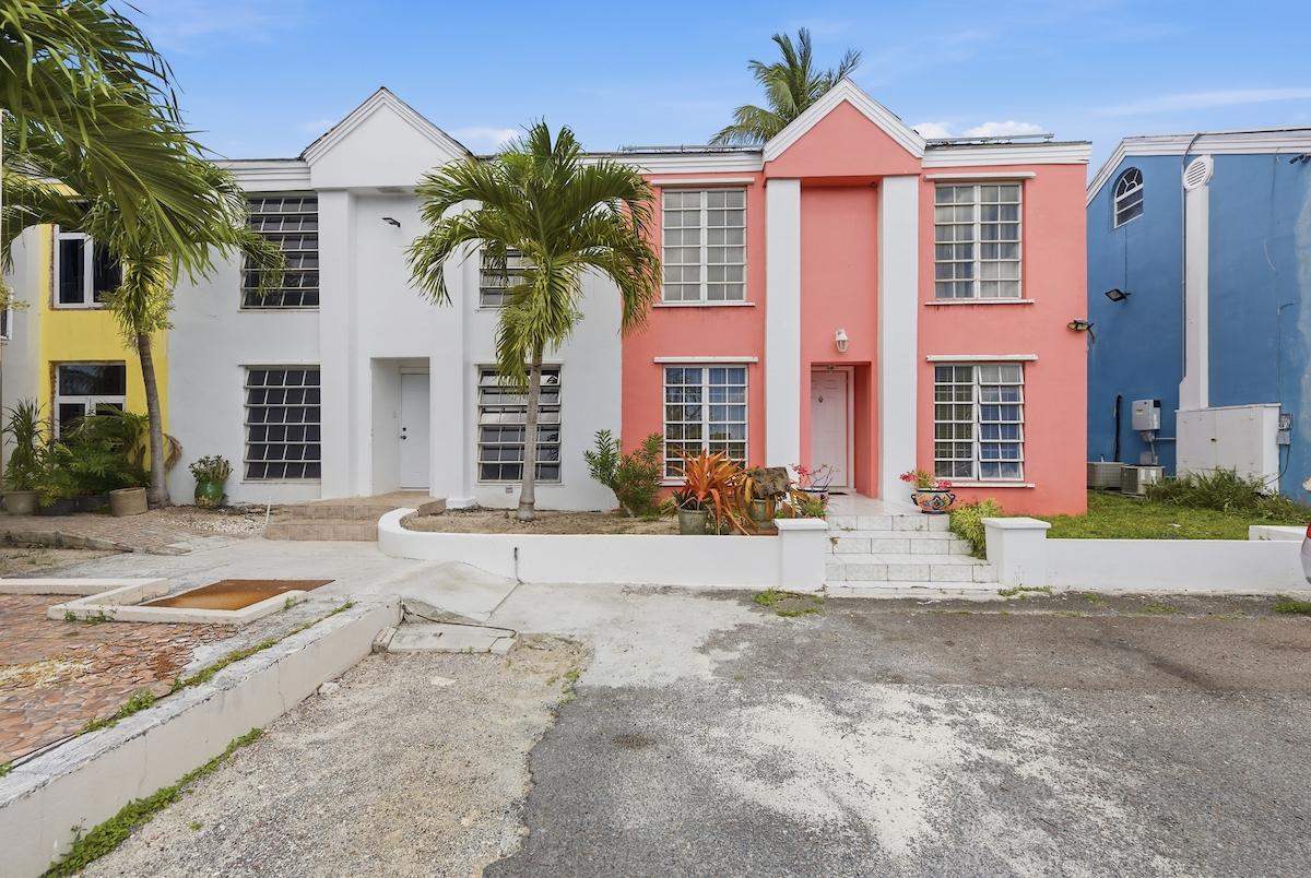 VESBROOK VILLAS