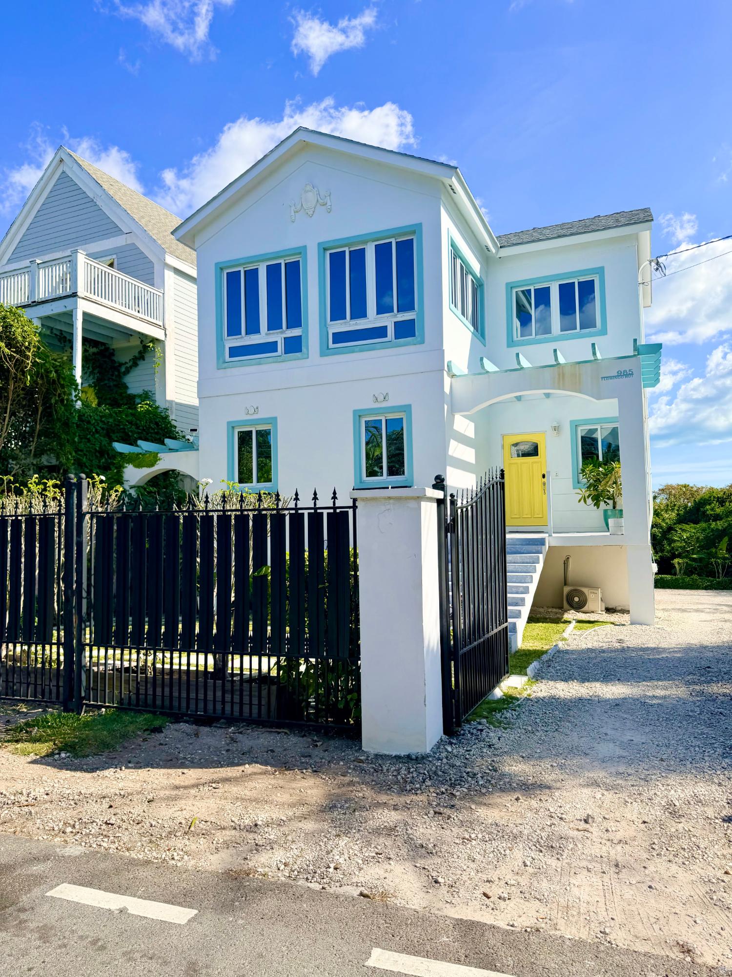 985 WEST BAY STREET,West Bay Street