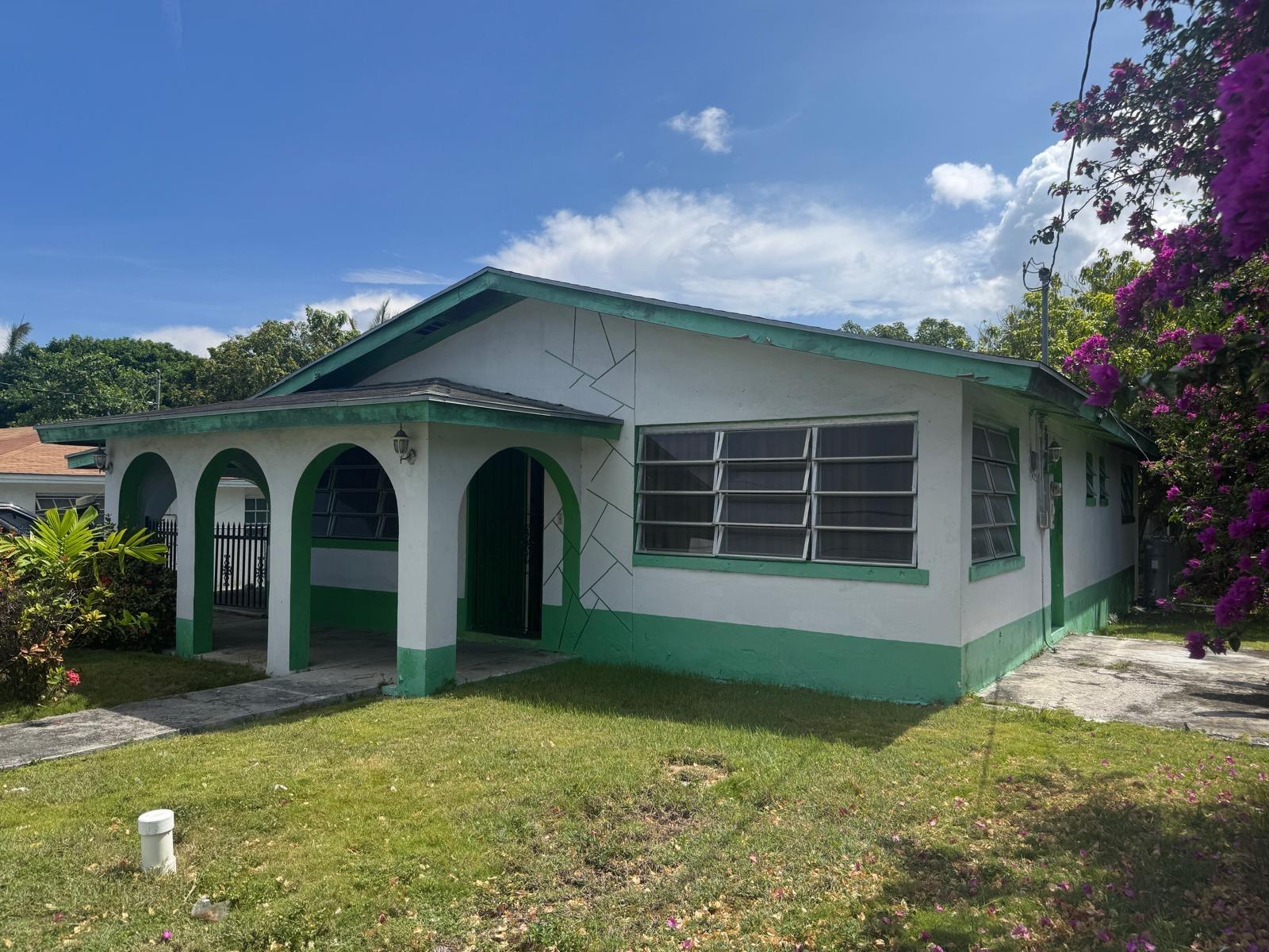 32 FAITH AVENUE,Carmichael Road