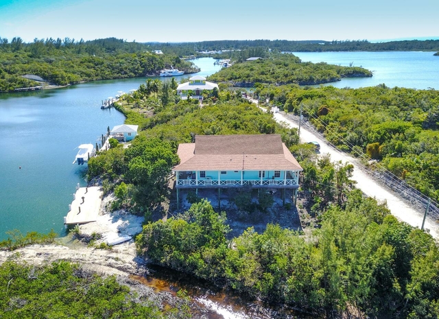  BLACKBEARDS PLACE,Great Harbour Cay