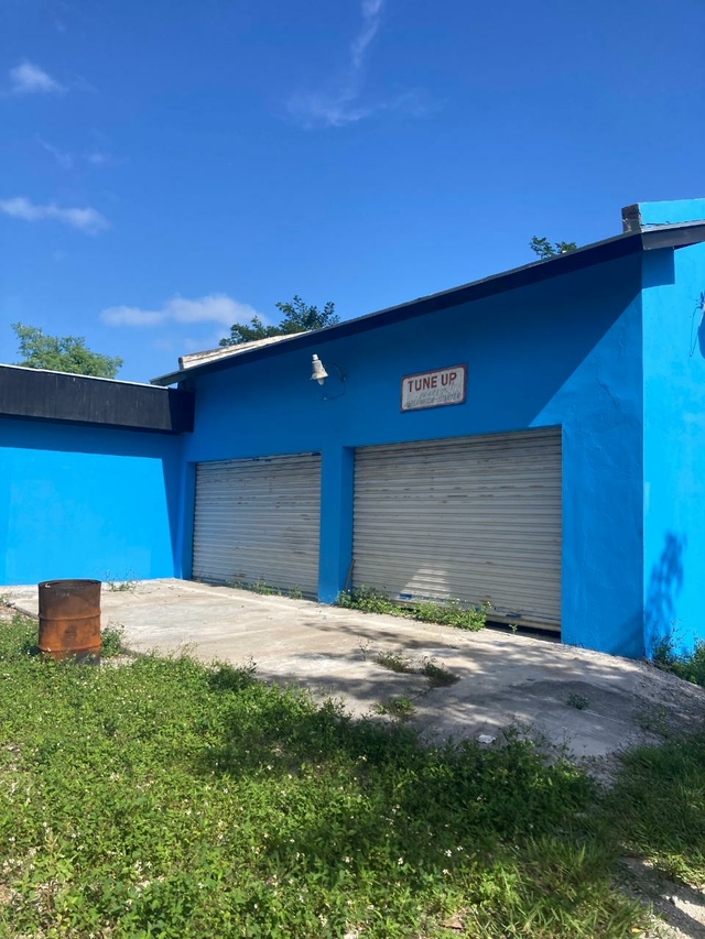 5 COCONUT GROVE COMMERICAL,Other New Providence/Nassau