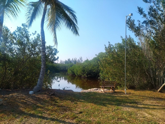  BAHAMA SOUND 18,Bahama Sound