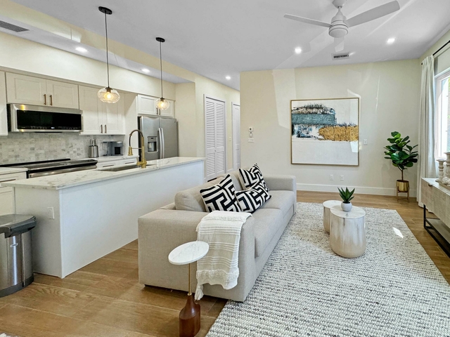 301 COCONUT COVE,Cable Beach