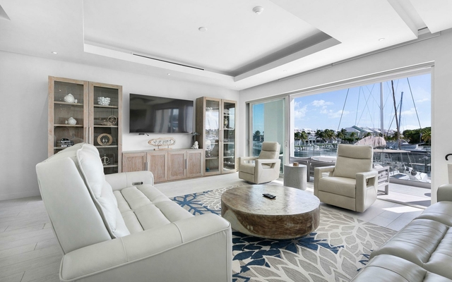  PALM CAY ONE MARINA,Yamacraw