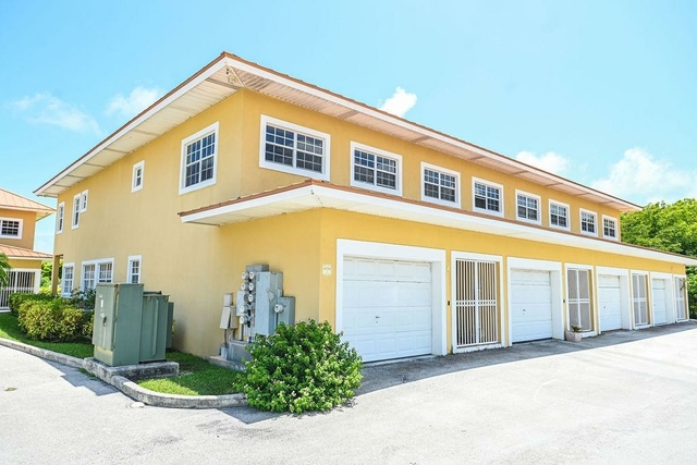  5 HAMPTON,Bahamia