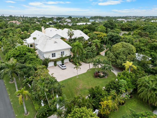  BOUNGAINVILLEA DRIVE,Lyford Cay