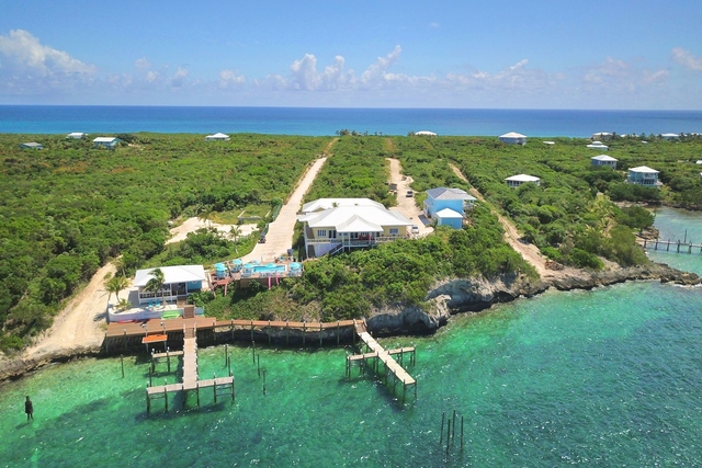  MERMAIDS ON THE ROCKS,Guana Cay