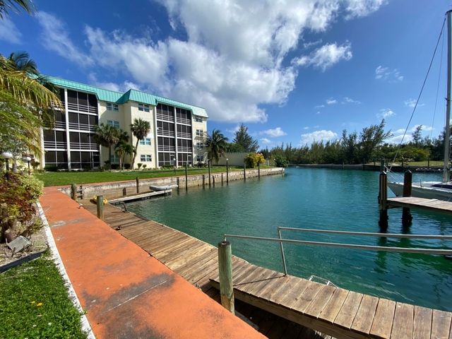  COVE HOUSE CONDOMINIUMS,Bahama Reef Yacht & Country Club