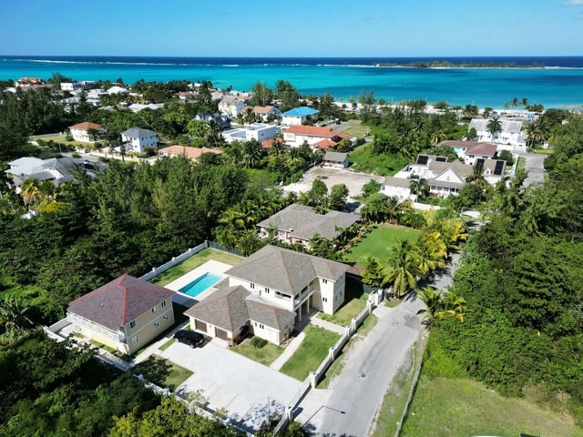  CASUARINE AVENUE,West Bay Street