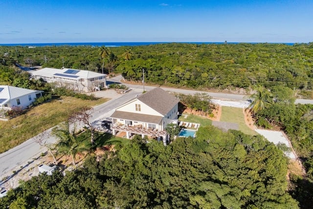  POINCIANA HOUSE,Governor's Harbour