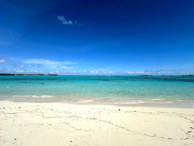  CAREFREE,Cable Beach