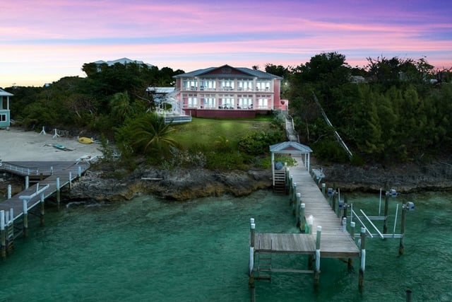  PAIR OF ACES,Green Turtle Cay