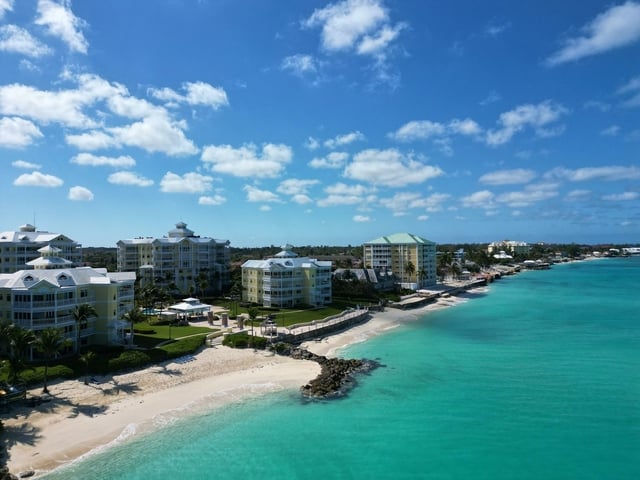  THE ISLAND CLUB,Cable Beach