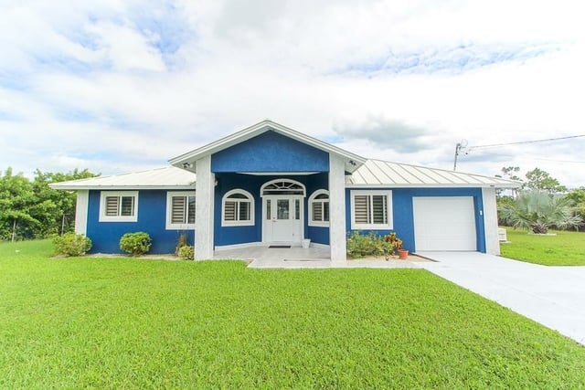 19 SCHOONER PLACE,Bahamia