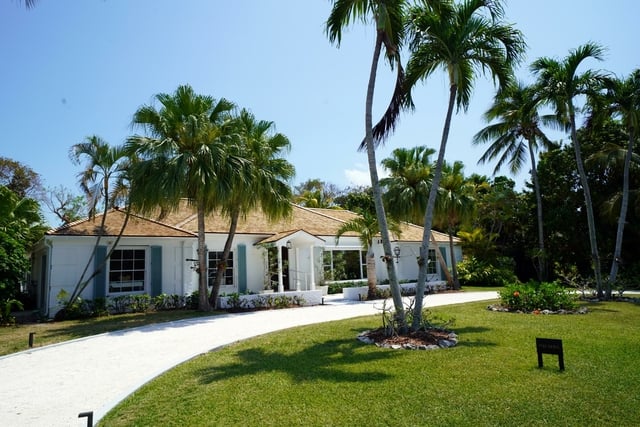  CLIFTON BAY DRIVE,Lyford Cay