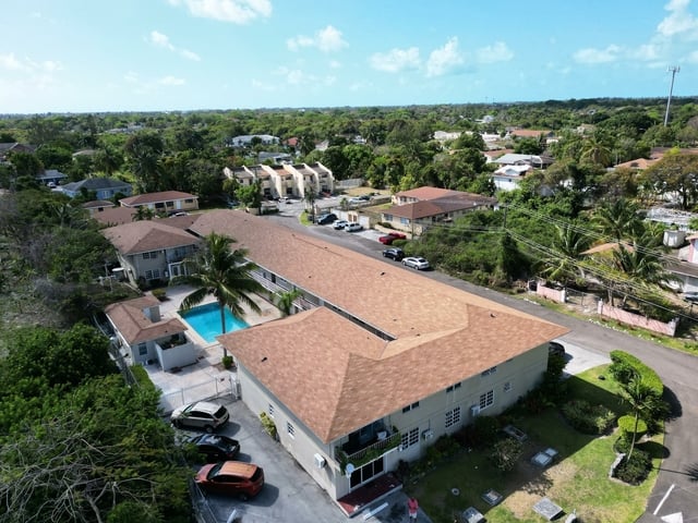  #2 HIGH VISTA CONDOS,Eastern Road