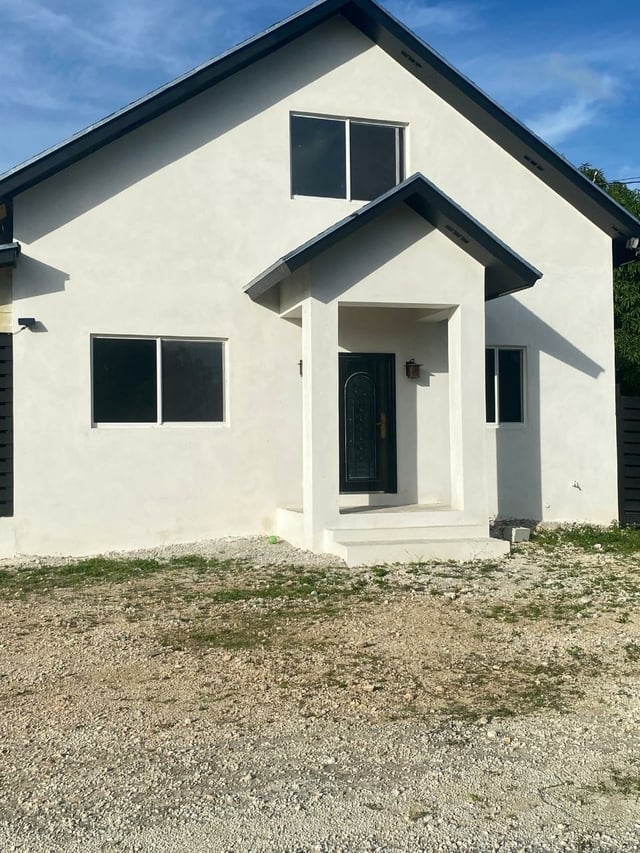35 TROPICAL GARDENS,West Bay Street