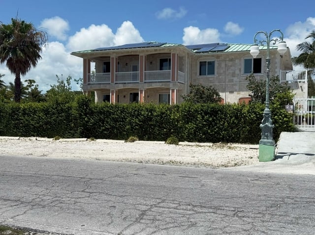  #2 & #3 PORT OF CALL BOUTIQUE RESORT,Bahama Terrace Yacht & Country Club