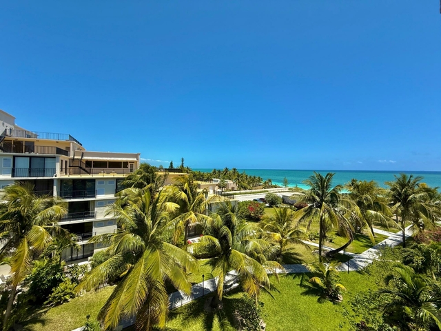  CORAL BEACH CONDOMINIUMS,Lucaya