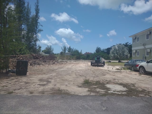  YUMA ESTATES,West Bay Street