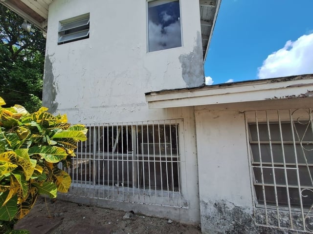  VICTORIA BLVD TRIPLEX,East Street