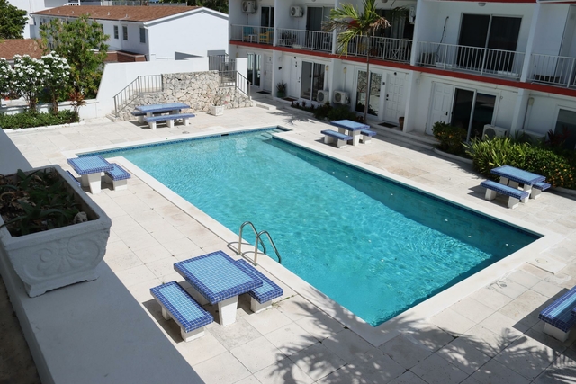  2 GROSVENOR COURT,Paradise Island