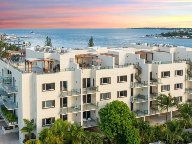  THIRTY SIX 105 RENT,Paradise Island