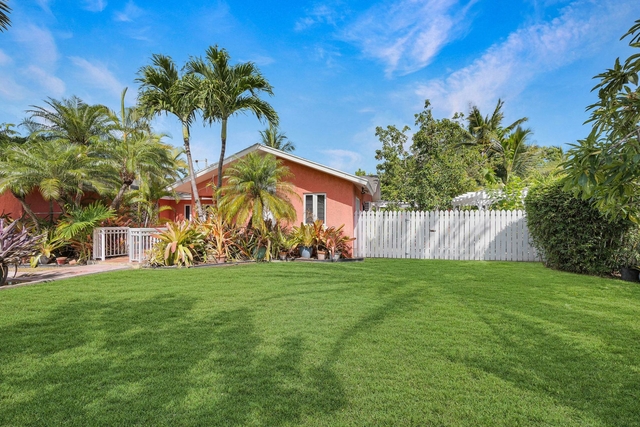  16 SEABREEZE ESTATES,Sea Breeze