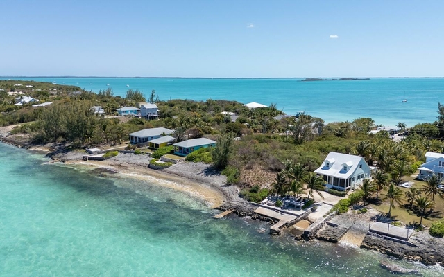  RUSSELL ISLAND COTTAGE,Russell Island