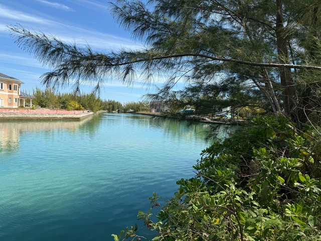  DEBDEN DRIVE,Emerald Bay