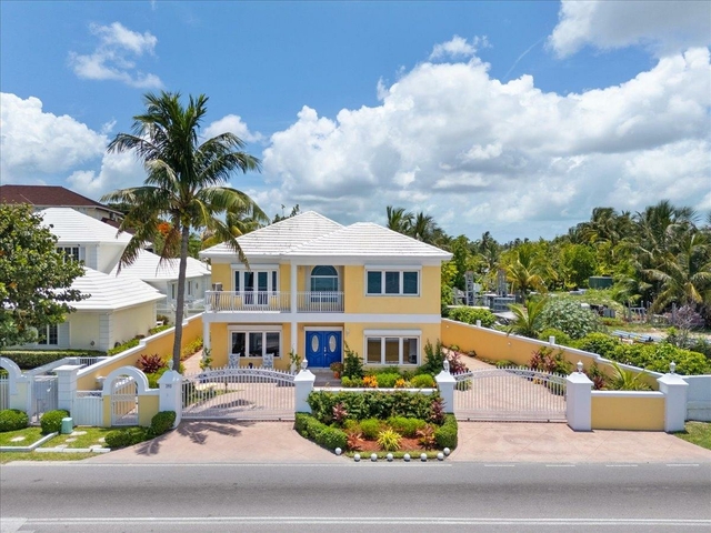  VILLA SUNDANCE,West Bay Street