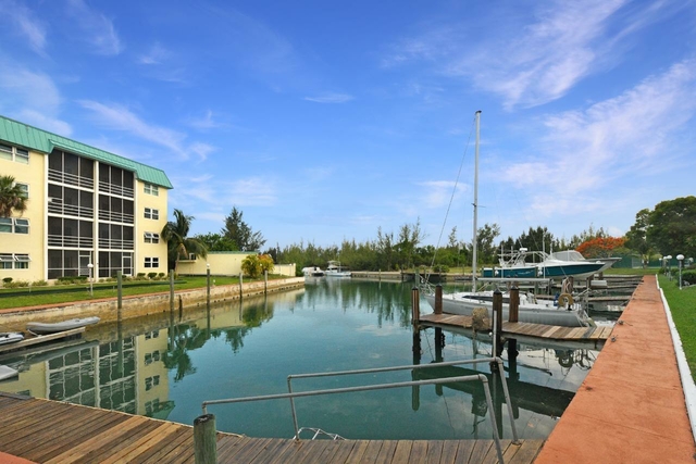  BAHAMA REEF BLVD,Lucaya